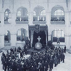 A zárókő letételi ceremónia