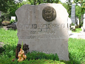 Sírja a Farkasréti temetőben