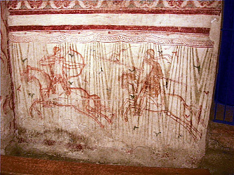 Falfestményrészlet az aquileiai székesegyház altemplomában a hátrafelé nyilazó magyar lovassal