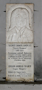 Sírja a hallei temetőben