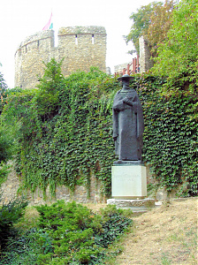 Janus Pannonius pécsi szobra