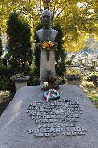 Sírja Győrben