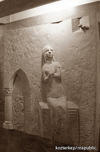 Szobra Rómában a bazilika Magyarok Nagyasszonya kápolnájában