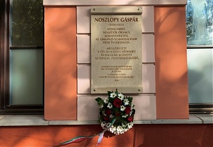 Emléktáblája Kaposváron