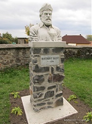 Mantskovit Bálint szobra