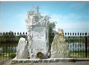 A kökösi csata emlékoszlopa