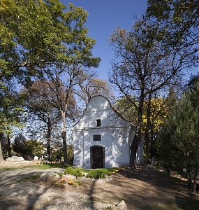 A gróf Teleki család sírboltja Szirákon