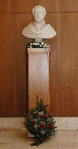 Ferenczy István Telekiről készített mellszobra