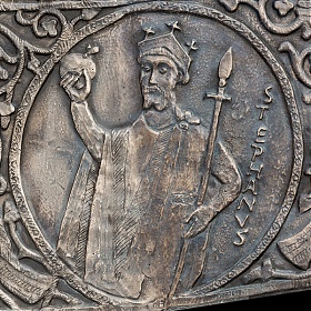 Szent István vértanú a magyar koronázási paláston