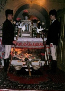 Erdélyben máig megőrizték a szentsír állításának szokását