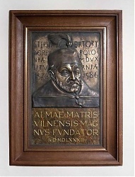A vilniusi alapító emléktáblája