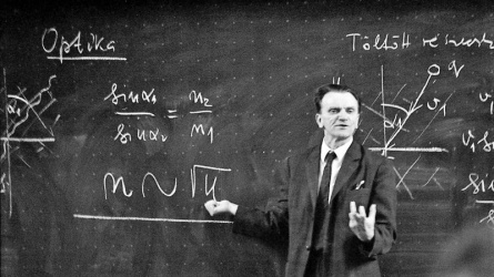 A professzor előadás közben