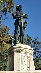 Hunyadi János szobra