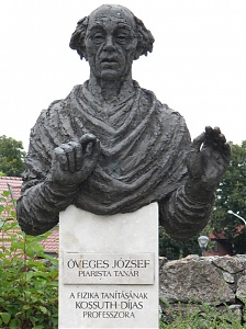 Tatai szobra
