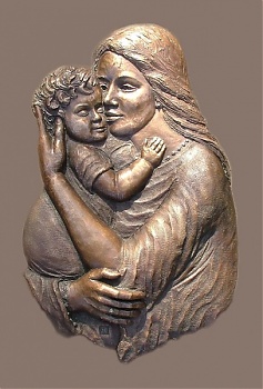 Juha Richárd: Anya gyermekével (bronz dombormű)