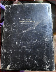 A lapokat védő eredeti védőtok