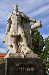 Gábor Áron szobra Kézdivásárhelyen
