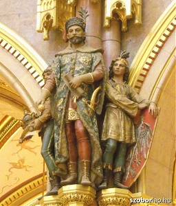 Szobra az országházban.