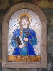 Stekly Zsuzsa zománcműves<br/>2013. november 17-én<br/> felszentelt alkotásán