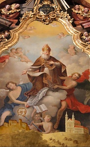 Szent Ányos püspök megdicsőülését mutatja a Tihanyi Apátsági templom oltárképe.