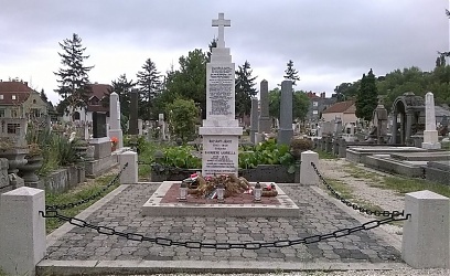 Batsányi János és felesége, Baumberg Gabriella nyughelye Tapolcán
