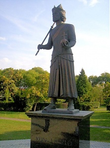 Szobra Kiskunlacházán