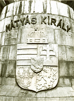 A kolozsvári Mátyás szobor egykori címere