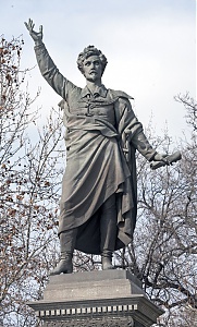 Petőfi szobra a róla elnevezett téren Budapesten