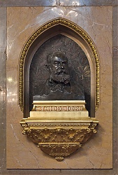 Bronz mellszobra Stróbl Alajos alkotása